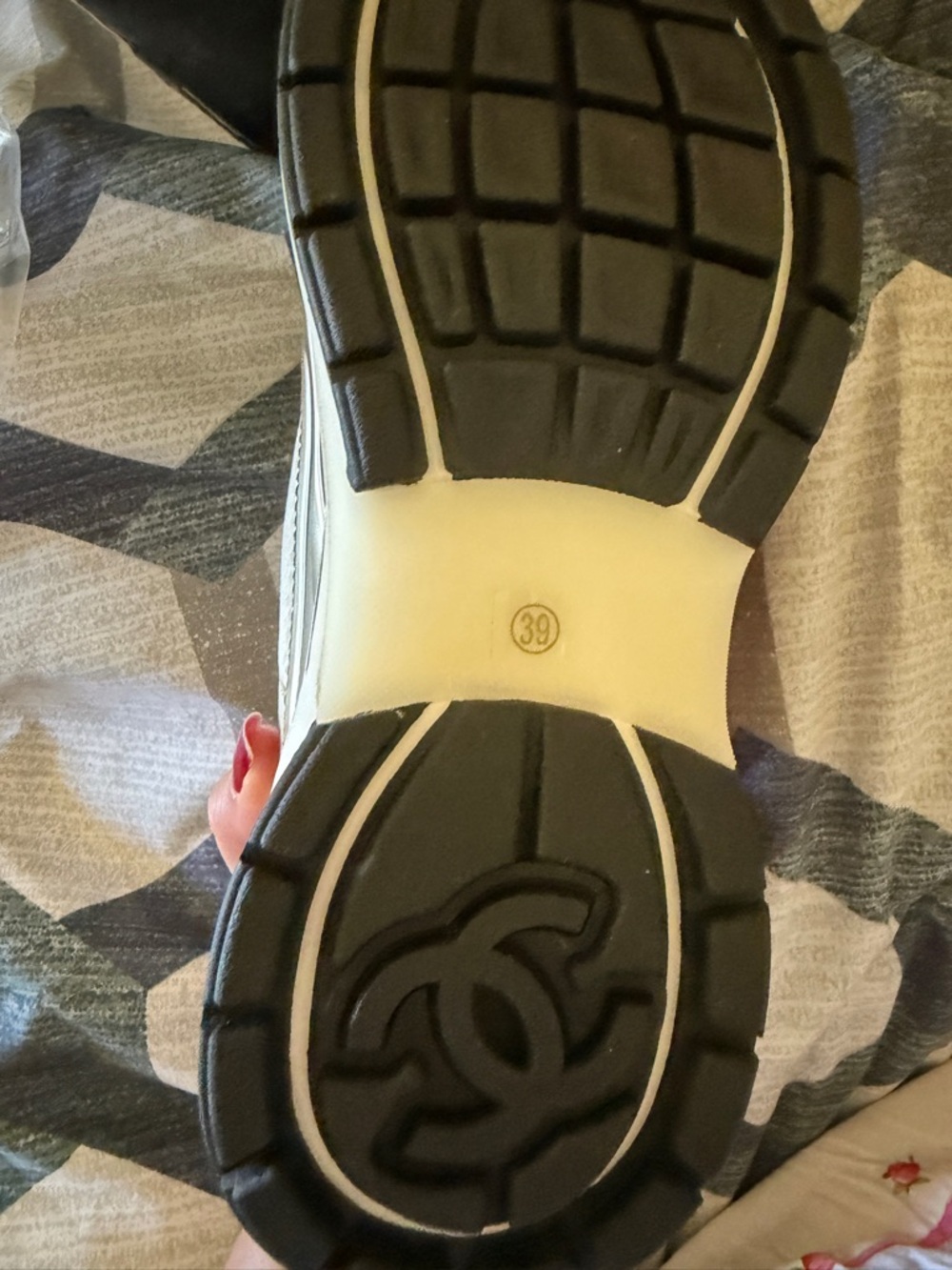 CHANEL White and Gold Low-Top Sneakers No BOX - Picture 7 of 8